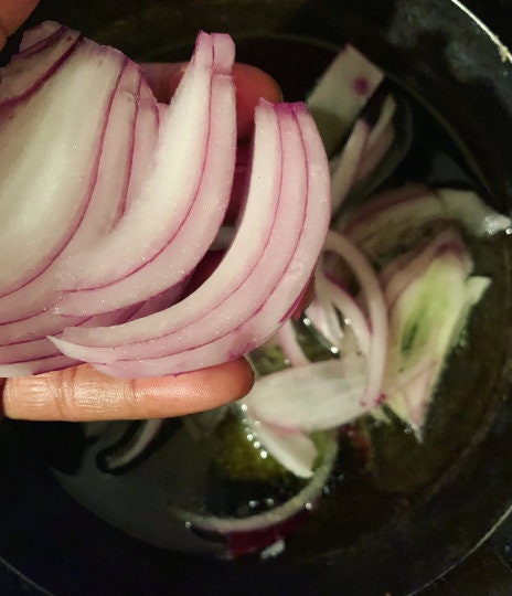 Red Onion Hair Growth Oil | EXTRA Strength | Fast Hair Growth | Edges | Alopecia | Balding | DHT blocker | TRIPLED the dose!!!! 8-oz bottle.